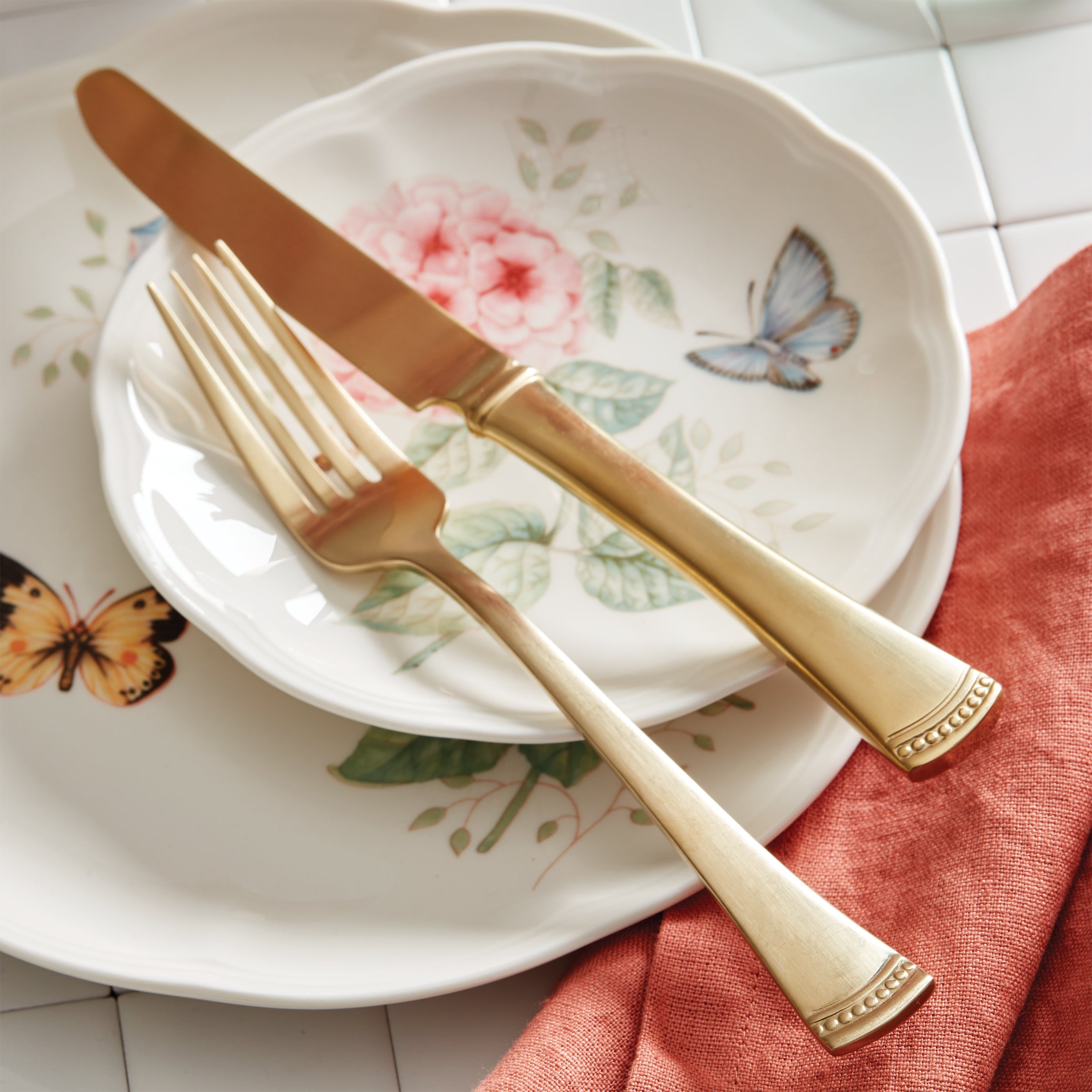 Portola Gold Satin 20 Piece Flatware Set