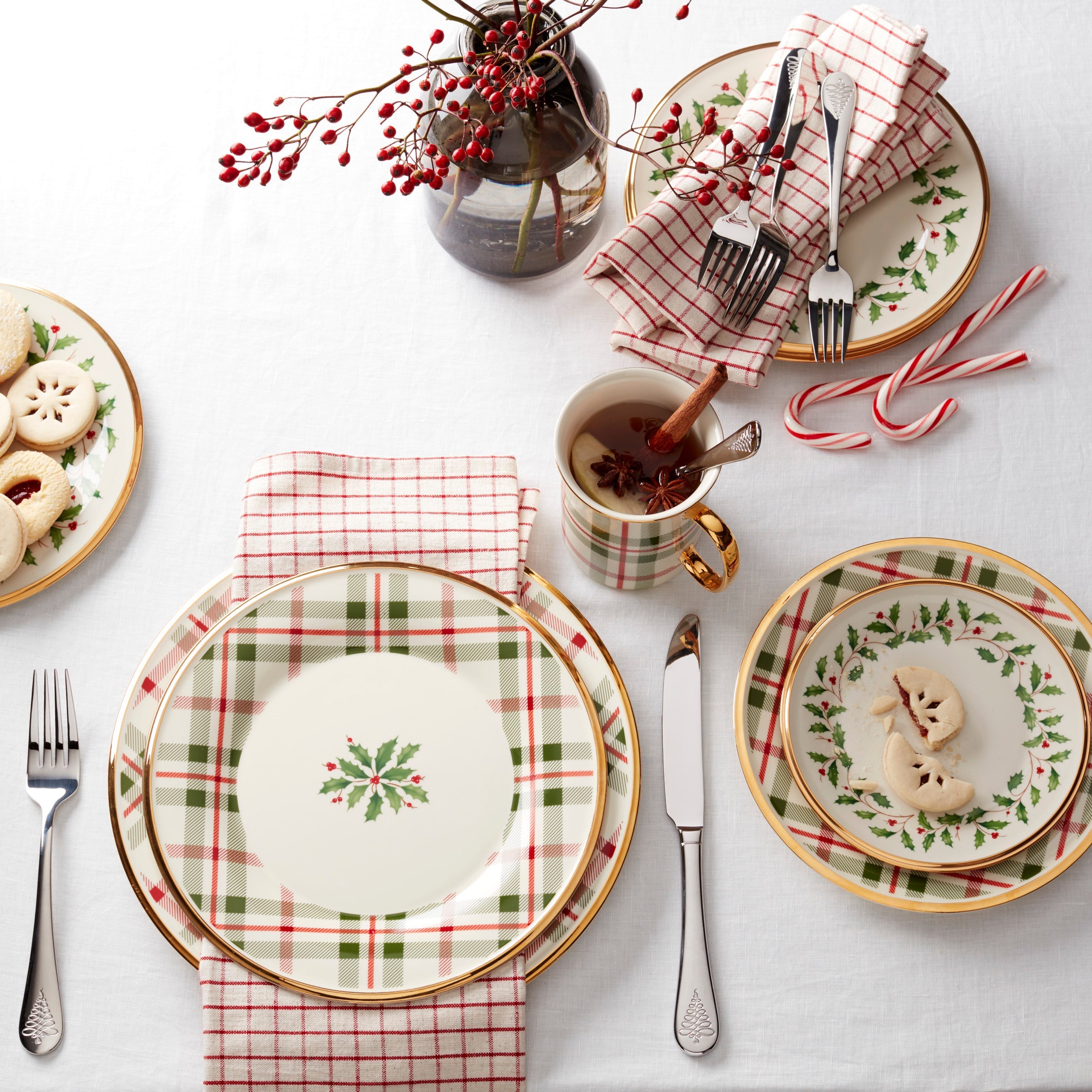 Holiday Plaid Accent Plates - Set of 4
