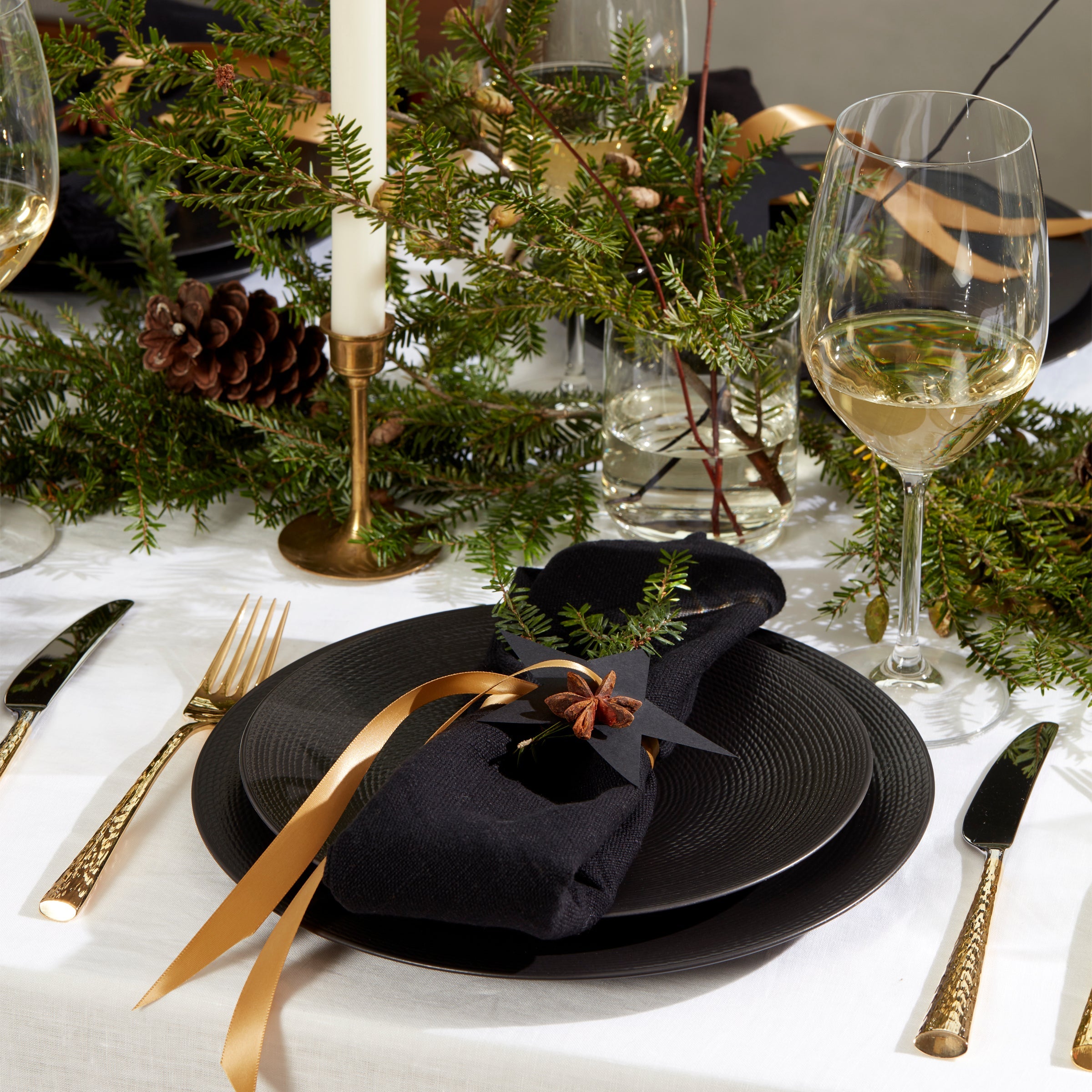LX Collective Black Accent Plates - Set of 4